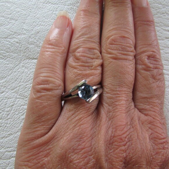 Silver Blue Topaz Stone Ring - Sz 8 - Picture 9 of 9
